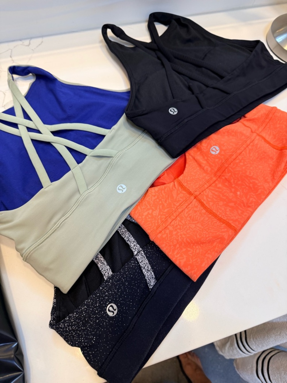 Lululemon 4 pk special for abril only.
